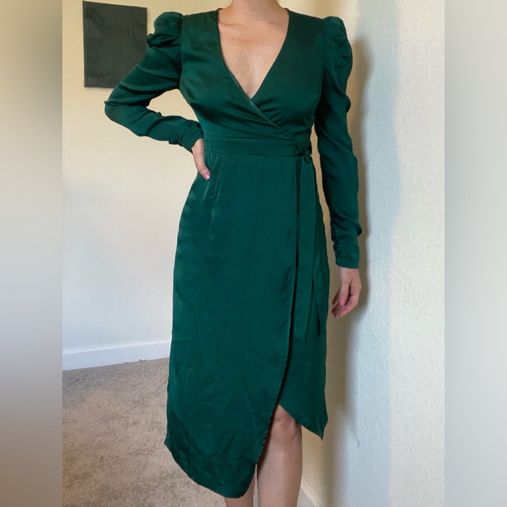 Liquorish Satin Midi dress